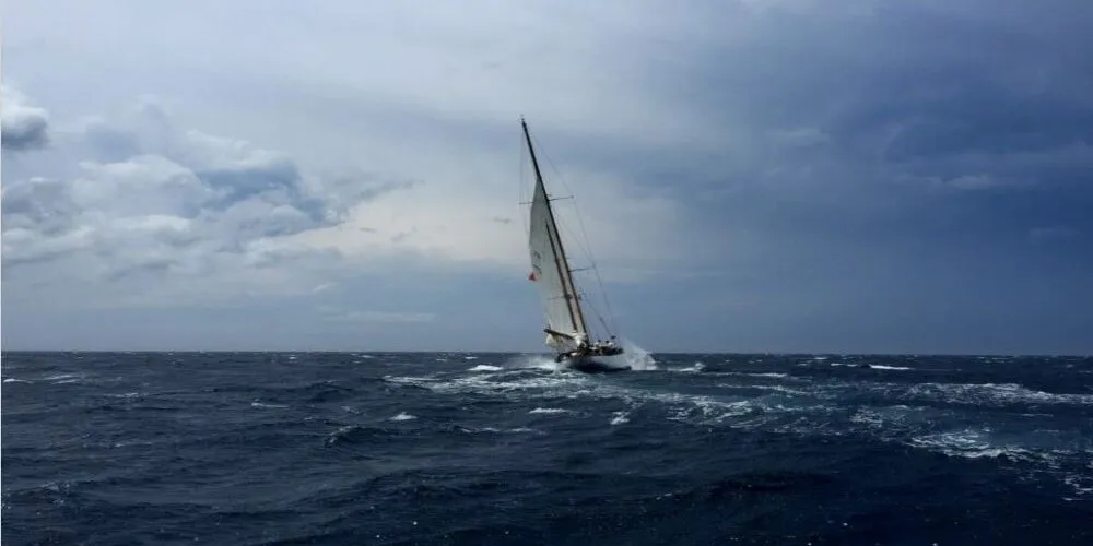 an image of a boat on the sea